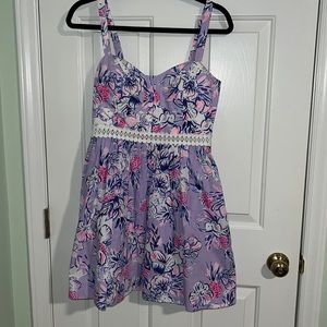 VGUC size 2 Devyn fit and flare dress Lilly Pulitzer in Trunks in The Air